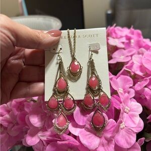 Kendra Scott | Bubblegum Pink Jade Trista Earrings in Gold